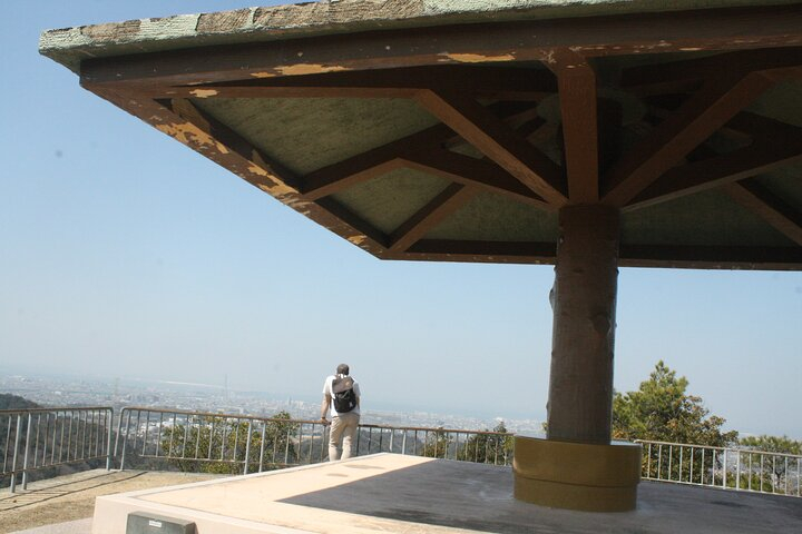 Escape the City Short Hike and Onigiri Picnic in Osaka zX4CEvPv