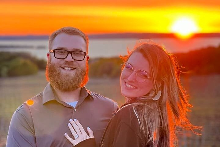 NON BUS Traverse City Old Mission Sunset Wine & Distillery Tour QnPnfcA0