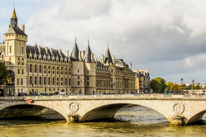 Paris Electric Bike Rentals 45yJie18
