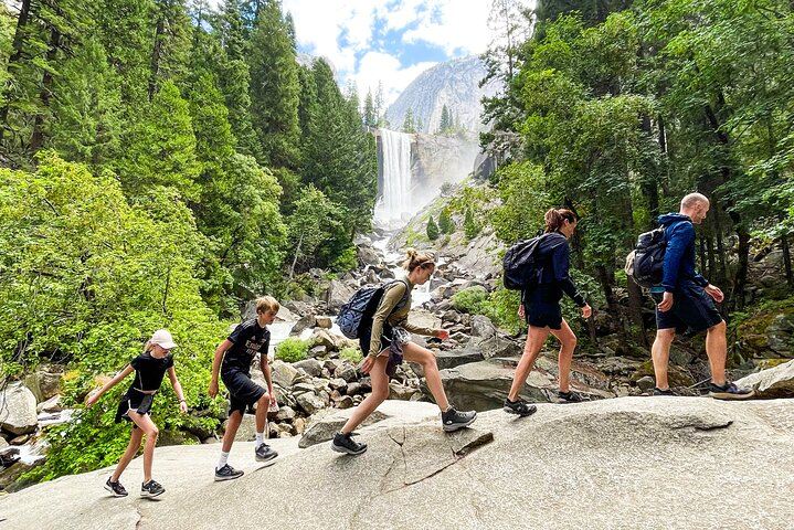 Waterfalls of Yosemite - Customizable Private Tour VuGHmJry