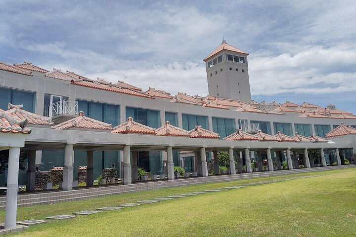 Okinawa: Peace Memorial Museum and Cornerstone Tour zJTdNyAe