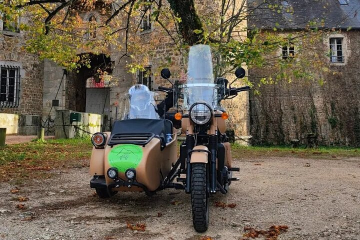 vintage sidecar ride in Auvergne t79MO03l