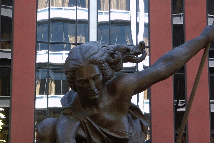 Downtown Portland's Outdoor Sculptures: A Self-Guided Audio Tour V7PmWcup