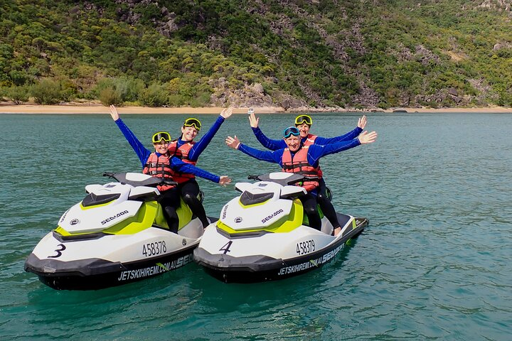 Magnetic Island Five Beach Bay 90-minute Jet Ski Adventure Tour D751PqTW