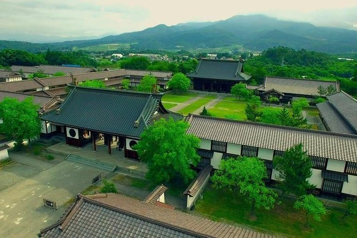 Aizu 4hr Private Tour with Government-Licensed Guide z3pAc2tv