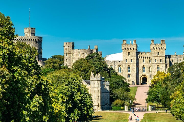 Explore Windsor in 90 minutes with a Local 7Ij3tMmo