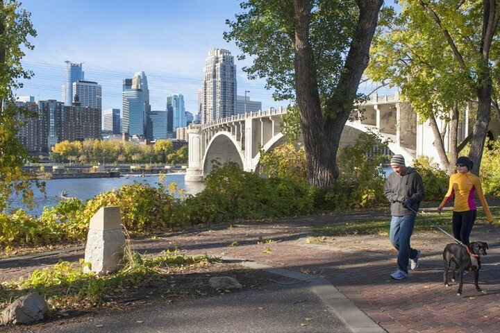 Minneapolis River Walk: A Self-Guided Audio Tour 8oPJ365n
