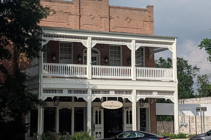 Hill Country & Fredericksburg Excursion from San Antonio M1Tkek6x