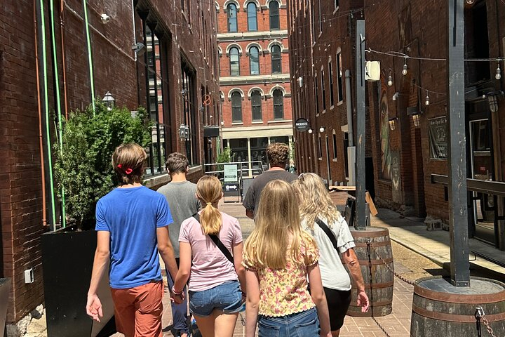 Nashville True Crime Walking Guided Tour laHK5zxj