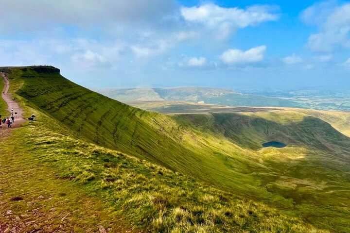 Cardiff: Waterfalls, Mountains & Castles Day Tour 2XRZ6qwJ