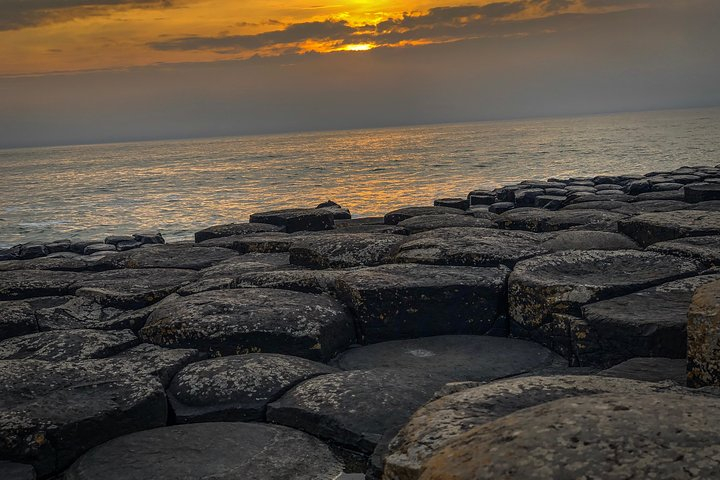 Giants Causeway & Game of Thrones Tour from Belfast XdjGIN3w