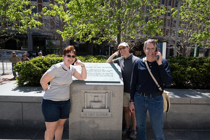 One Hour Walking Tour: Hidden History and Innovation uTZR6Sk5