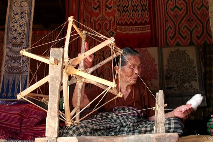 4 Days Toraja Cultural Tour from Makassar: Tongkonan Houses to Toraja Funerals LqzKEamQ