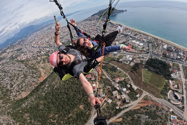 Tandem Paragliding with a Licensed Guide from Side uaOpBhyt