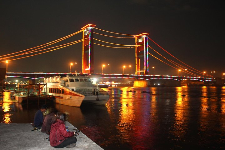 Custom Private Tour in Palembang with English Speaking Driver LU66laXG