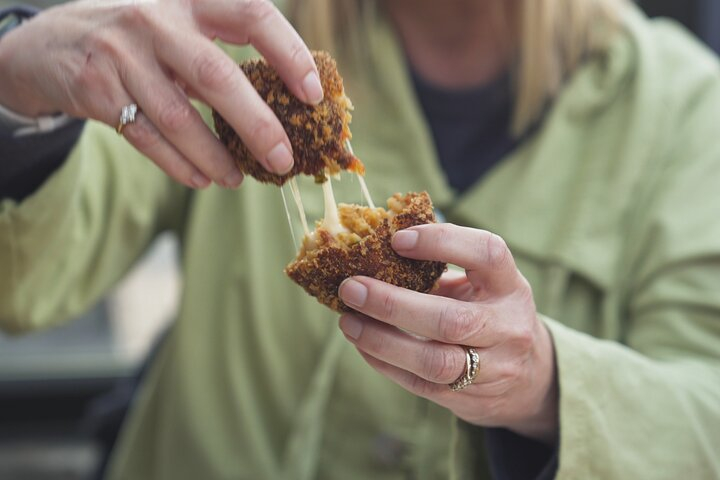 Harrogate Culinary Gems Guided Food Tour HeMDfx6m