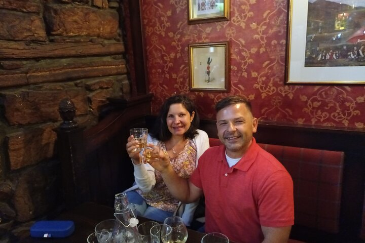 A Wee Walk and a Whisky: Unique Glasgow Walking Tour (5pm) 93JN2JU2