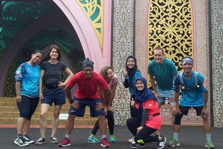 Malang kampong sightseeing running tour Ho1cCagK