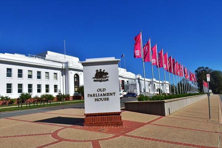 Discover Pearls of Canberra - Private Walking Tour mMuPnKyz