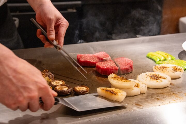 Premium Kobe Beef Experience and Sake Tasting Culinary Tour ETYLwPRB