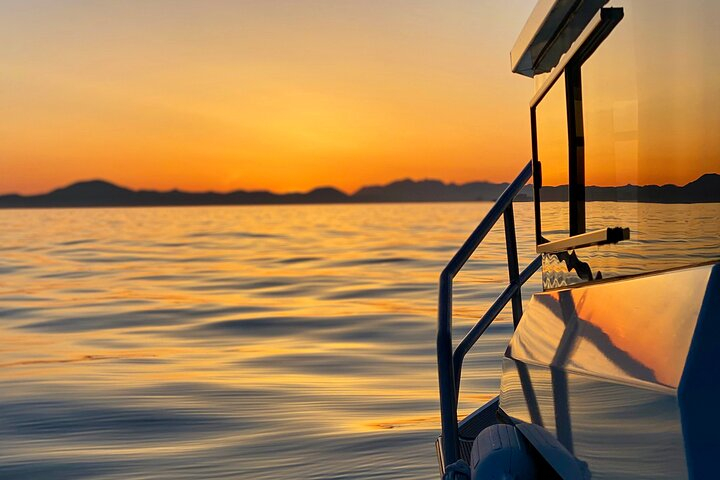 Beautiful Sitka Sound Sunset Cruise, Private Charter 3Xni52v7
