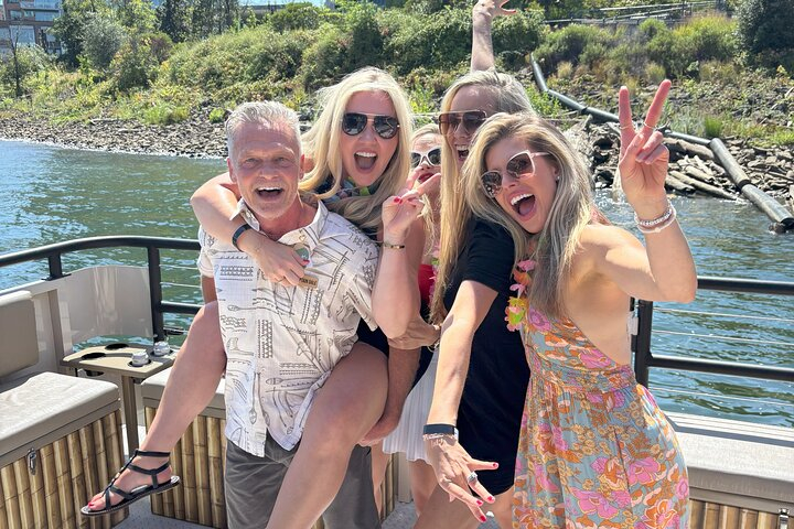 Portland Happy Hour Cruise, 1.5-Hour Tiki Boat Party iL528mjx