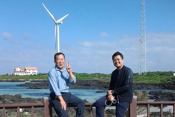 2 Days Private Tour with a Very Experienced Driver in Jeju Island wTUkR5yx