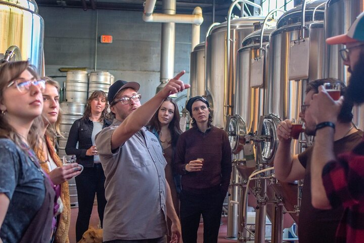 Premier Walking Guided Brewery Tour Through Downtown Asheville SjHrR0VV