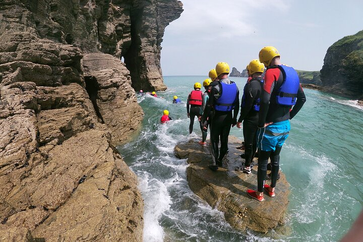 2-Hour Coasteering Adventure Near Bude 7DIymCF1