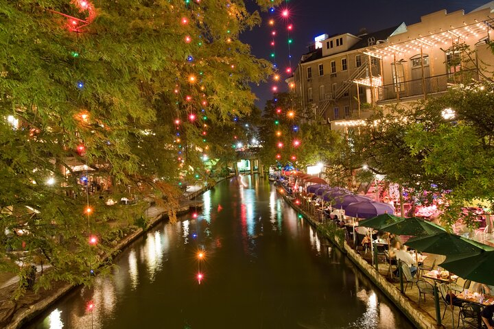 San Antonio Premium Night Tour with Dinner and Tower of Americas gtnVPTls