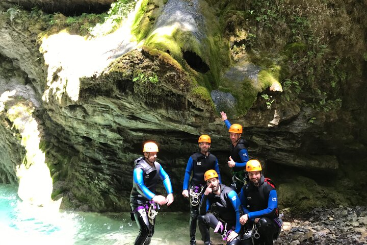 3 Hours of Canyoning in the Alpes Maritimes 7Otutdna