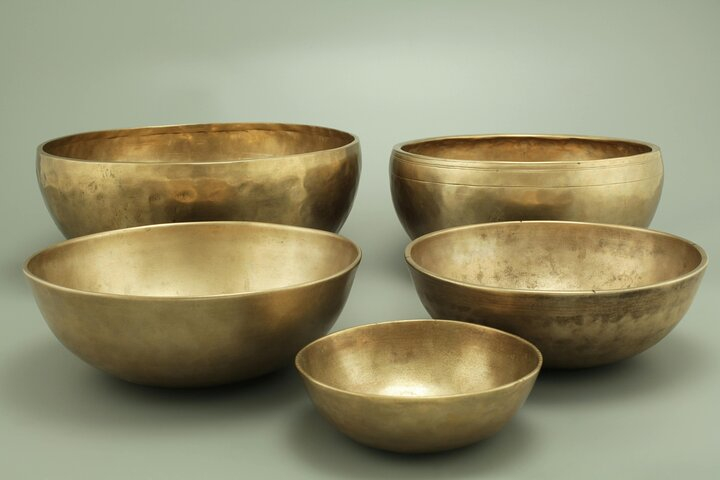 Sound Bath Meditation and Yoga Experience: Retail Therapy Gift for Women E0TLSRh9