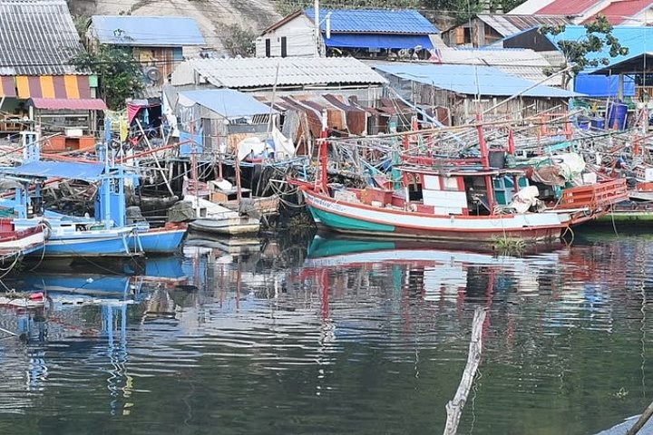 Explore Hua Hin and Surroundings with Private Guide for half day MWGnEGUI