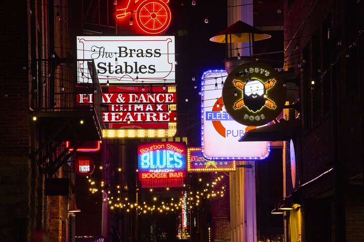Nashville’s Famous Ghosts Self Guided Audio Walking Tour  9OZirYQ2