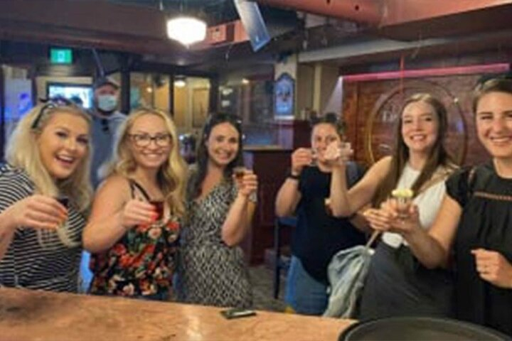 Madison Wisconsin Bar Crawl: Mad Fun in Madison Q5l3ccXu