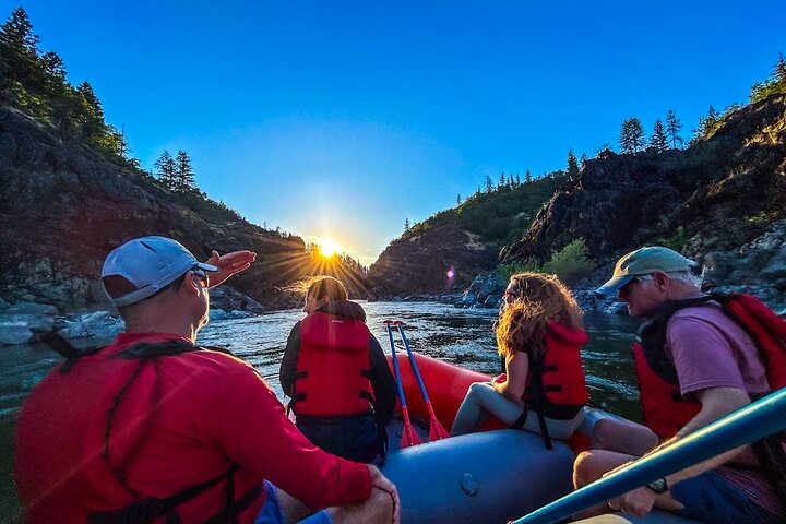 Rogue River Golden Hour Evening Float Trip UxQmMJIn