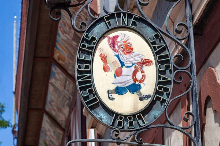 Milwaukee Historic Downtown Self Guided Walking Tour  3YLudSqL