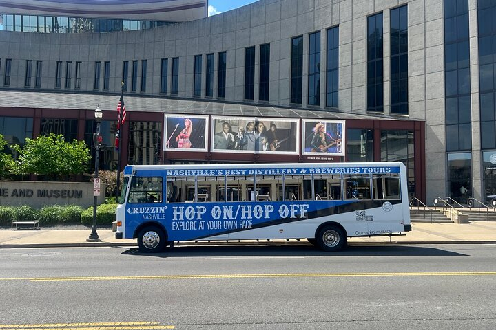 Nashville Hop On Hop Off Distillery Tour  XElQ8E7I