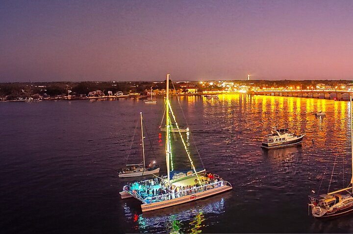 St Augustine Nights of Lights w Drinks and Live Music Sunset Sail WI100Qua