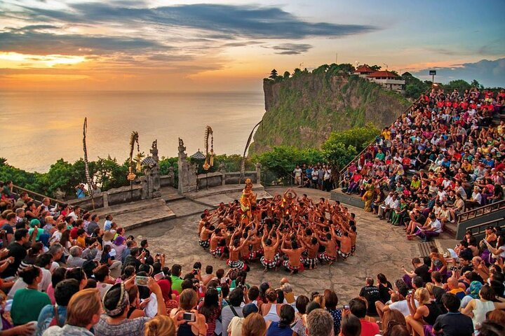 South Bali private tour including Uluwatu
