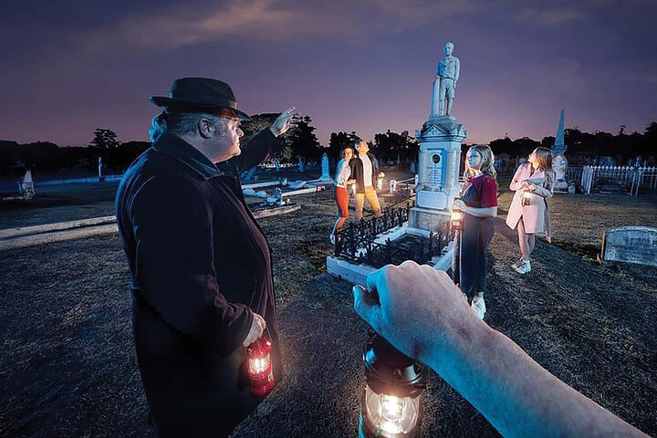 Ipswich Cemetery Ghost Tour YaHmHmUX