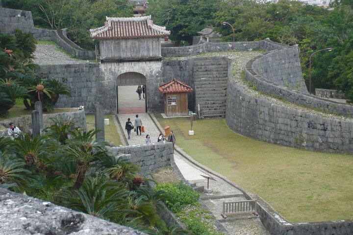 Exclusive Private Full Day Okinawa Island Tour with a Local Guide ZR0MHo0n