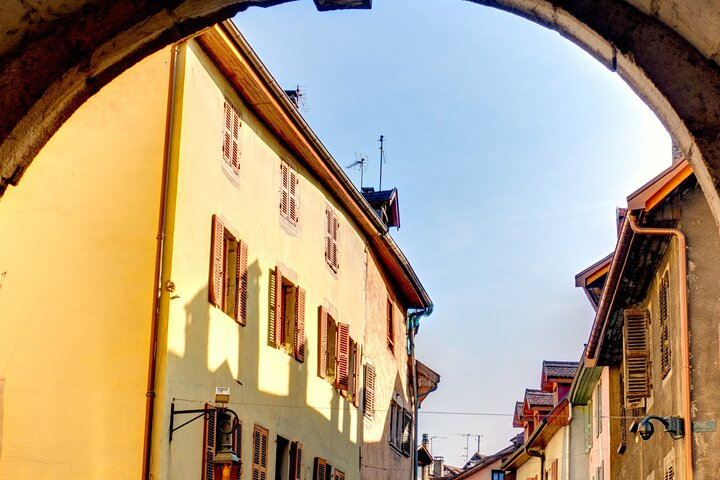 Annecy Scavenger Hunt and Highlights Self-Guided Tour TcSwWMSg