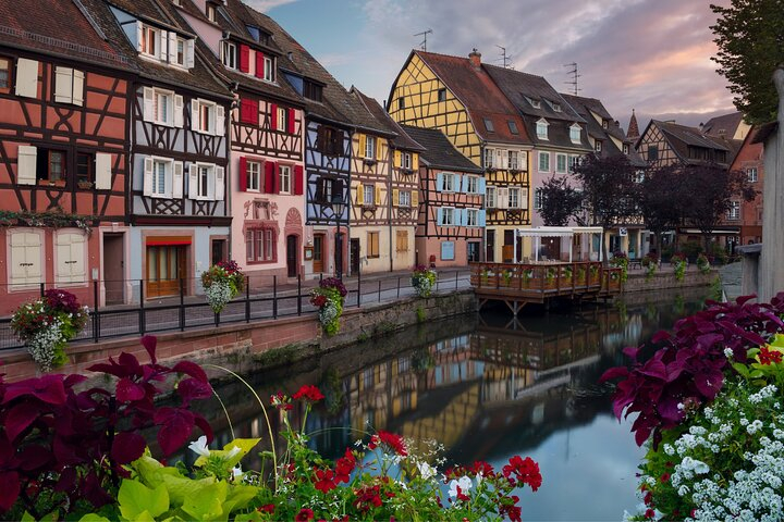 Colmar Scavenger Hunt and Highlights Self-Guided Tour 5WnP46FN