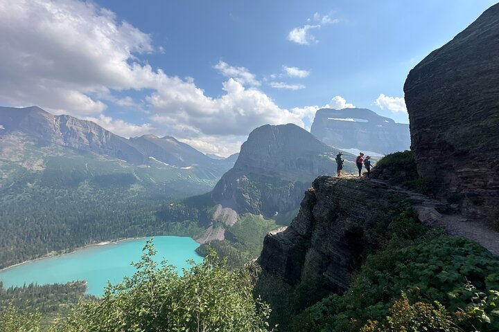Many Glacier Shuttle Service for Iconic Trails Access 3LsWRGSr