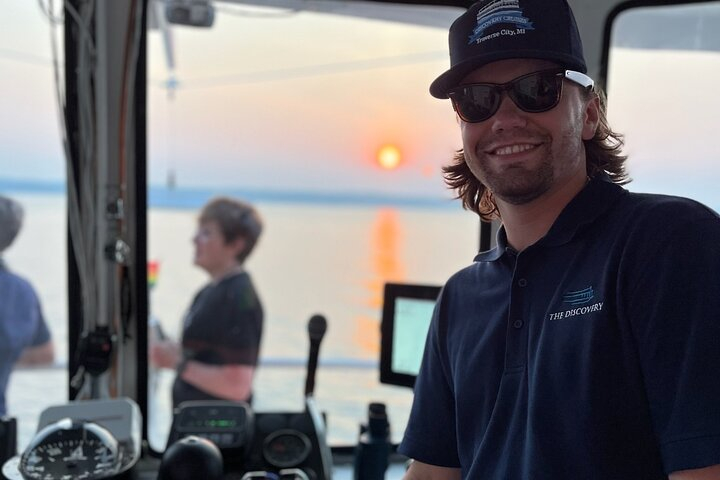 Sunset Cruise Experience on West Grand Traverse Bay 9aCyu6jw
