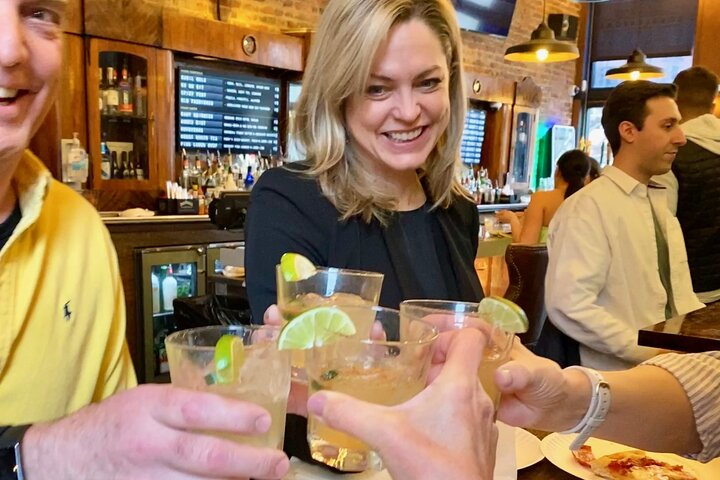 Over The Rhine Cocktail Tour with Riverside Food Tours 0D1PohyP