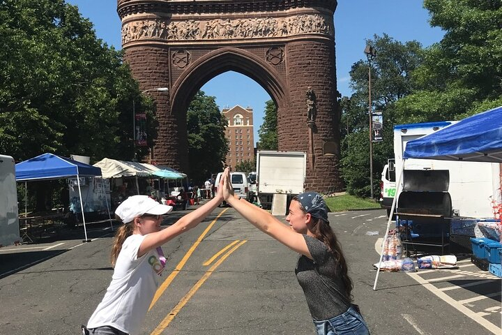 Participate in a Fun Scavenger Hunt in Hartford by 3Quest Challenge ovQOq3NH