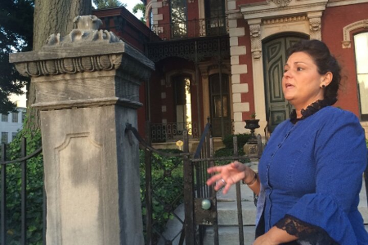 Walking Ghost Tour in Louisville 4hBnTJMl