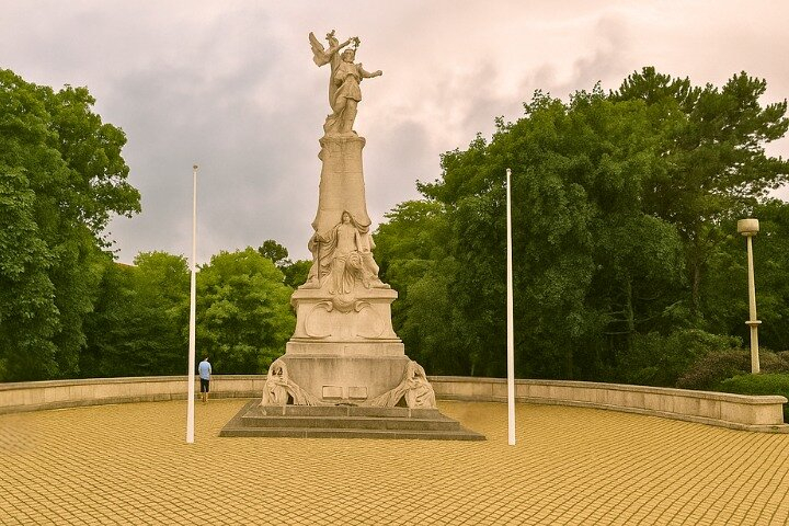 Calais City Self Guided Walking Tour with an App ZFzGF0CG